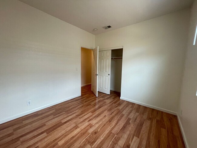 Building Photo - 3976 Anastasia Ln