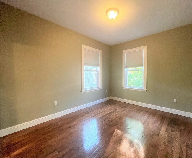 Building Photo - 3.0 bedroom in Cambridge Massachusetts 02139