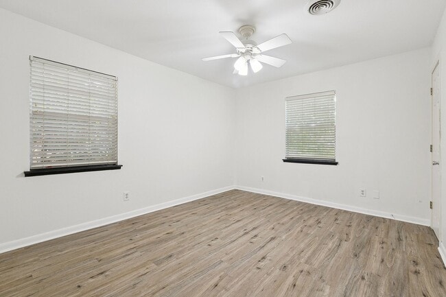Building Photo - Cozy Oasis in Metairie: Your Dream Home Awaits!