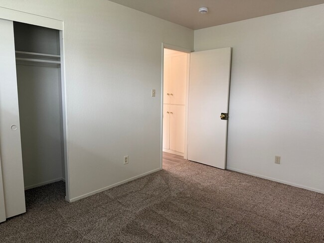 Building Photo - Remodeled 3 bedroom 1 bath house