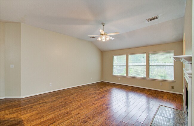 Building Photo - 18223 Heathridge Ln