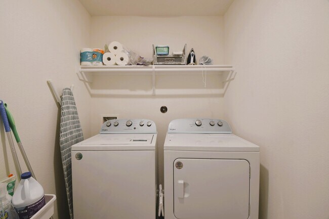 Building Photo - 6223 Topaz Pnes Trl