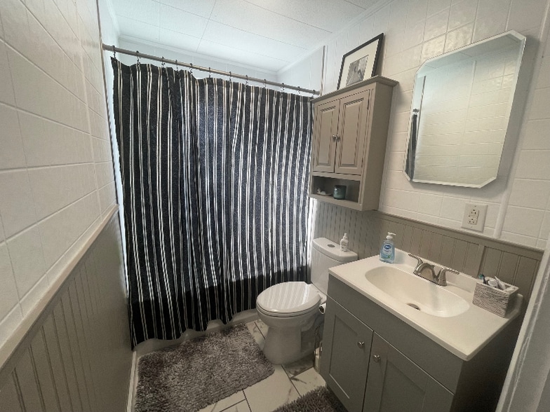 Building Photo - 1901 Cherry St