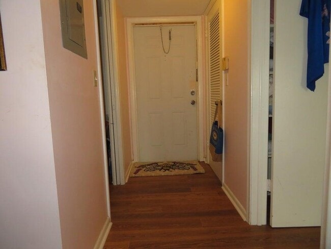 Building Photo - 5580 Tamberlane Cir