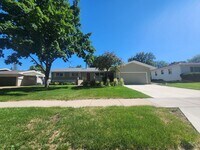 Building Photo - 805 E 32nd St