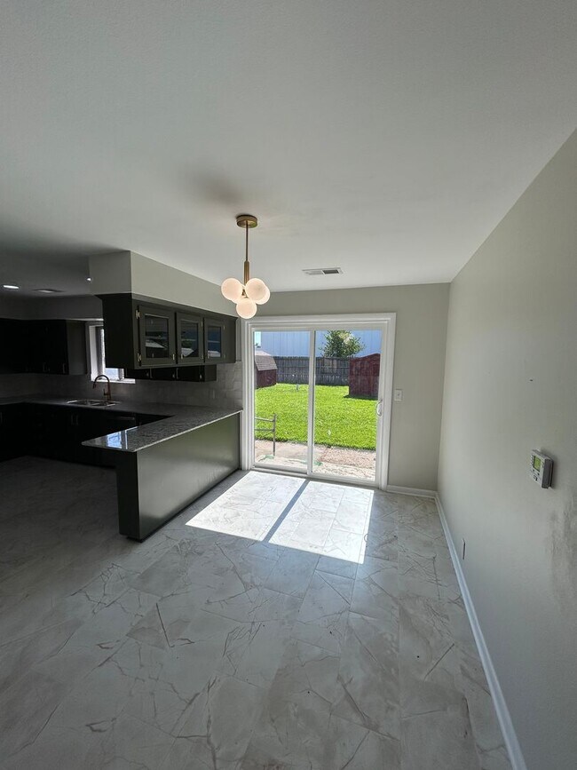 Building Photo - Charming 3-bedroom, 2-bath home in Springd...