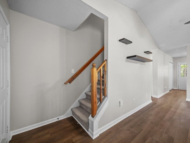 Building Photo - Welcome to Marsh Oaks!