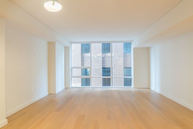 Building Photo - 2bd/1ba Seattle Condo