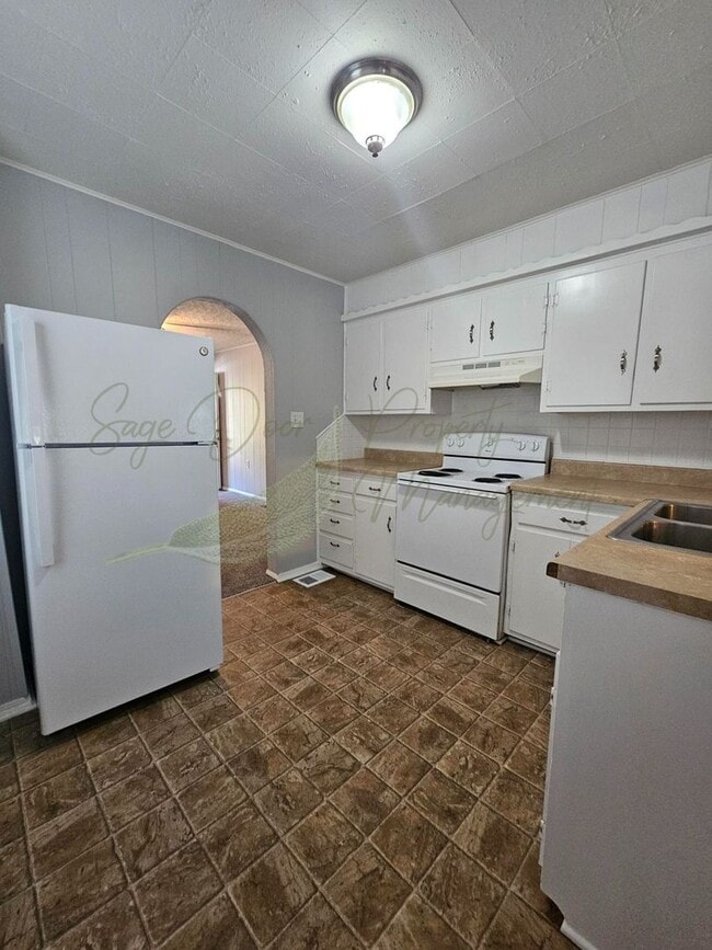 Building Photo - READY TO CALL HOME!!!