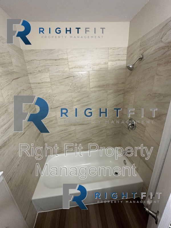 Building Photo - 1430 Amberly Dr