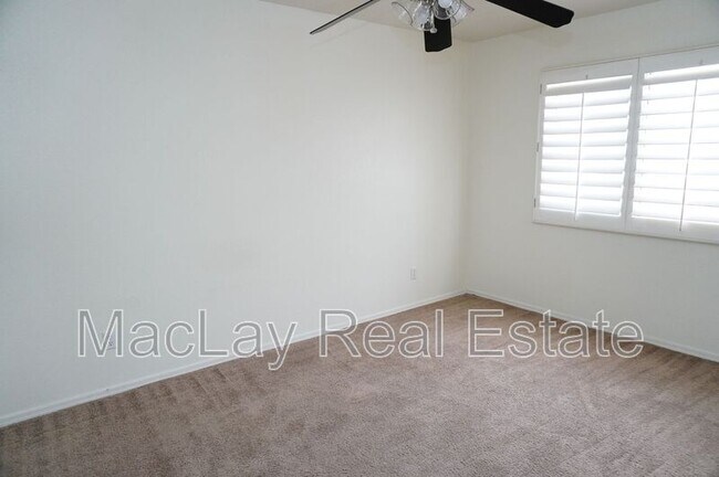 Building Photo - 983 E Denim Trail