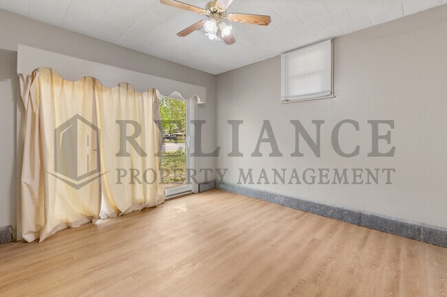 Building Photo - 2903 W Douglas Ave