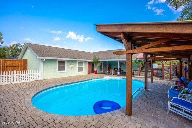 Building Photo - 6224 Seminole Dr