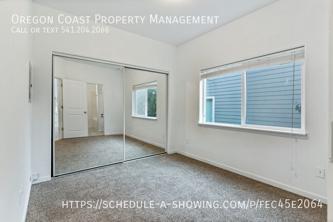 Building Photo - 4626 SE 51st St