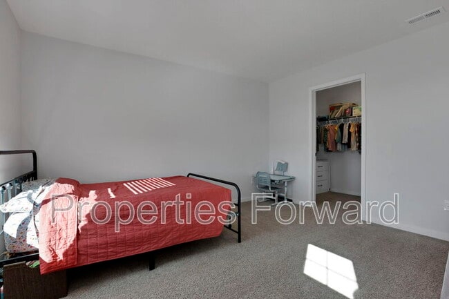 Building Photo - 11 Walnut St