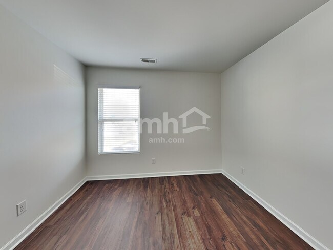 Building Photo - 2010 Blue Stream Ln