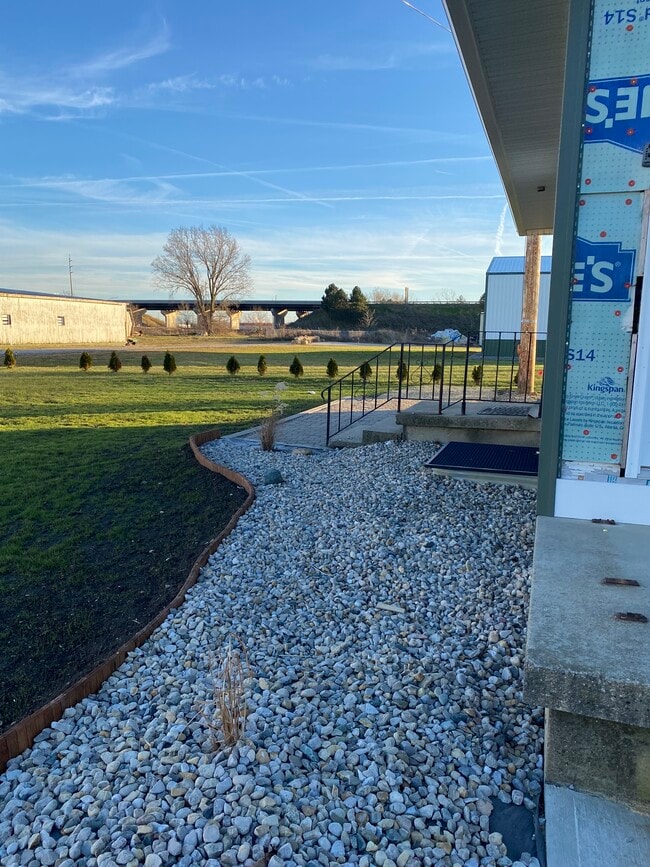 Building Photo - 105 Wapak St