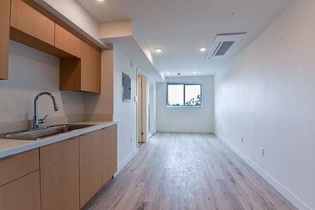 Building Photo - 7410 S Avalon Blvd