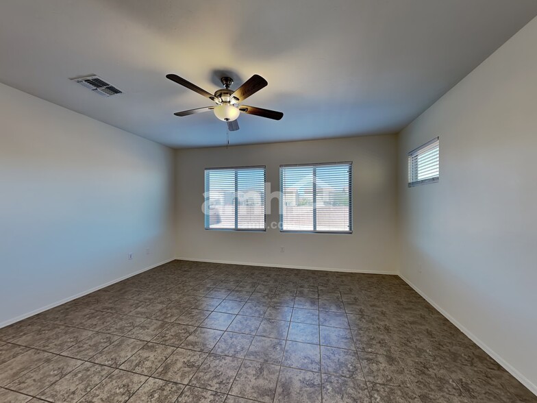 Building Photo - 683 N Nestled Hummingbird Ln E