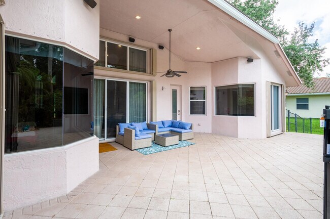 Building Photo - 11430 NW 18th St