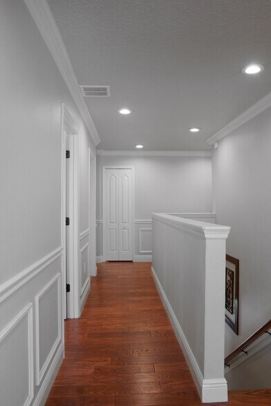 Building Photo - 124 Spring Glen Dr