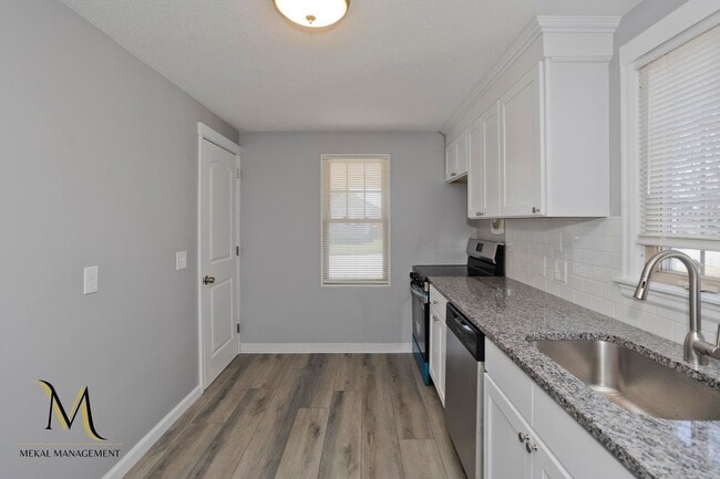 Building Photo - 3 Bedroom Single Family Home in East Forest Park Springfield, MA!