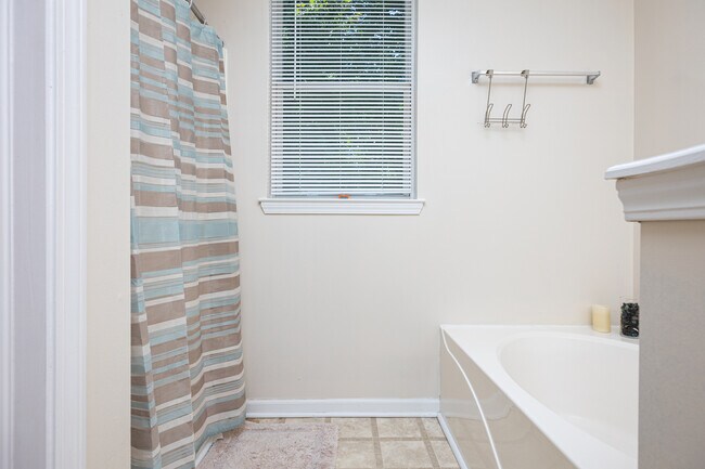 Building Photo - 8120 Autumn Woods Trl