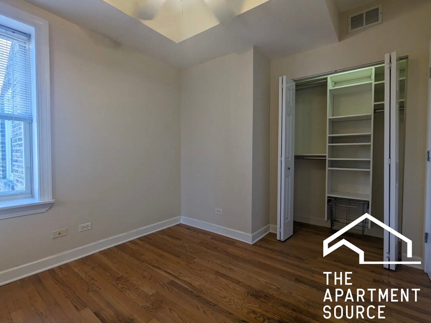 Building Photo - 3240 N Clifton Ave