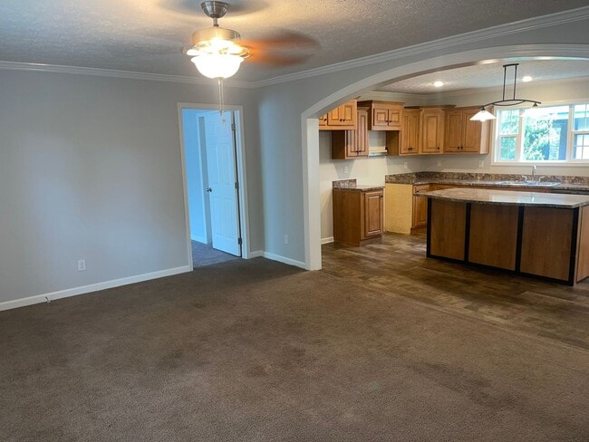 Building Photo - Beautiful 3 Bedroom Home in Lockwood Community!