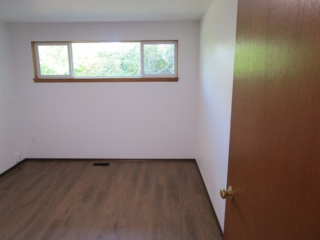Building Photo - 3001 Oakes Ave