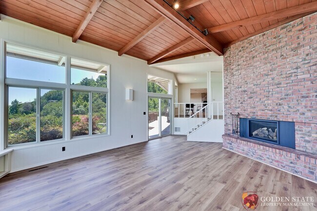 Building Photo - Private Saratoga Mountain Retreat Just Minutes from Downtown