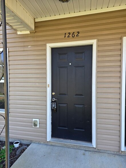 Building Photo - 1262 Macedonia Dr