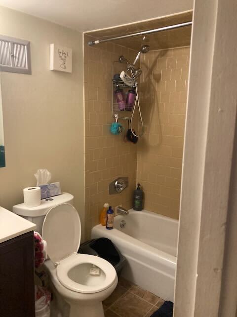 Building Photo - 70 Barrows St