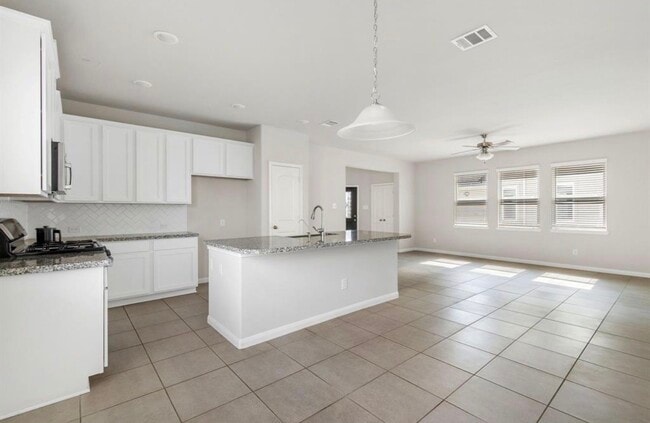 Building Photo - 6222 Prince Pl Dr
