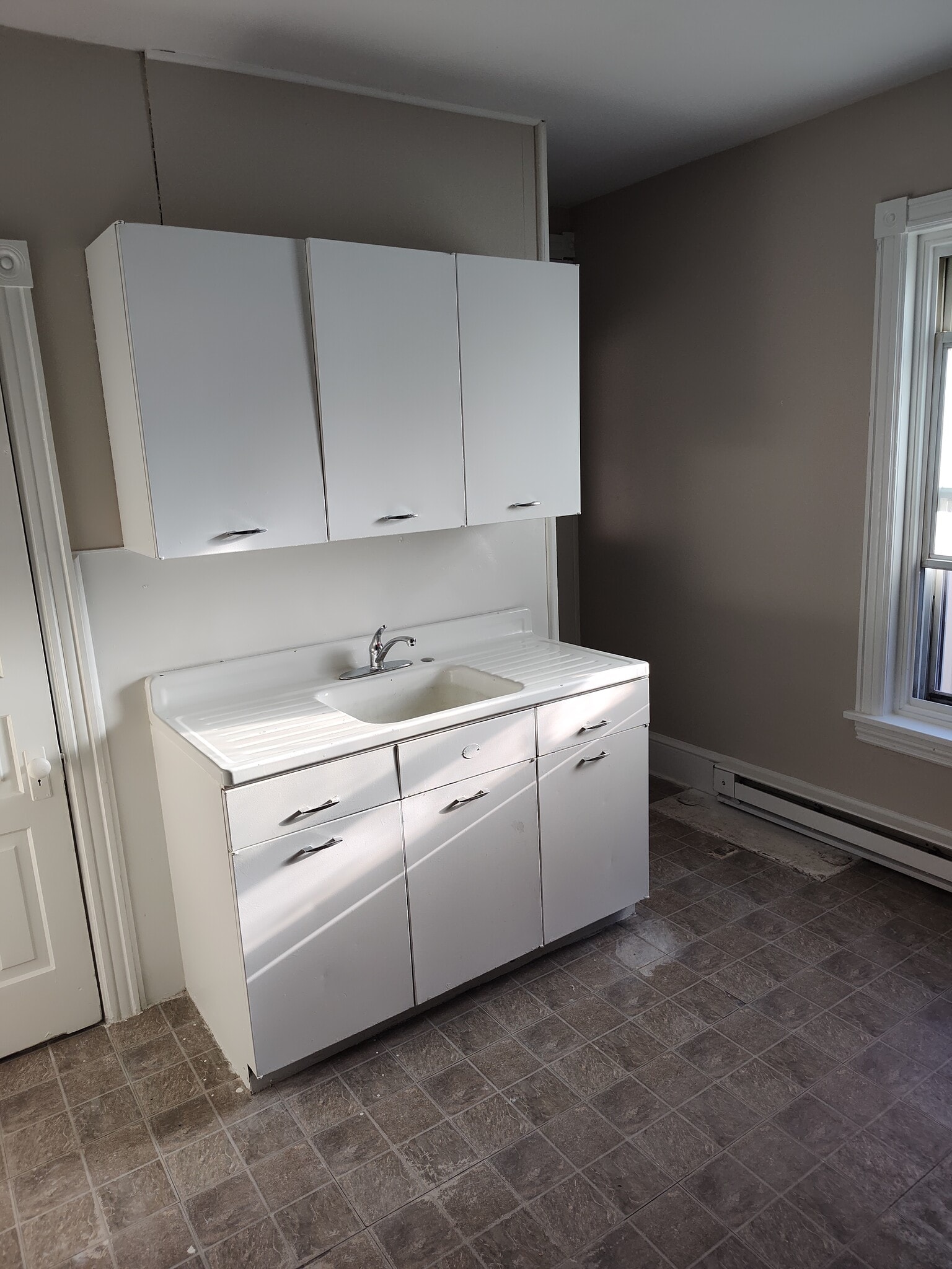 Kitchen Sink - 1224 Eckert Ave