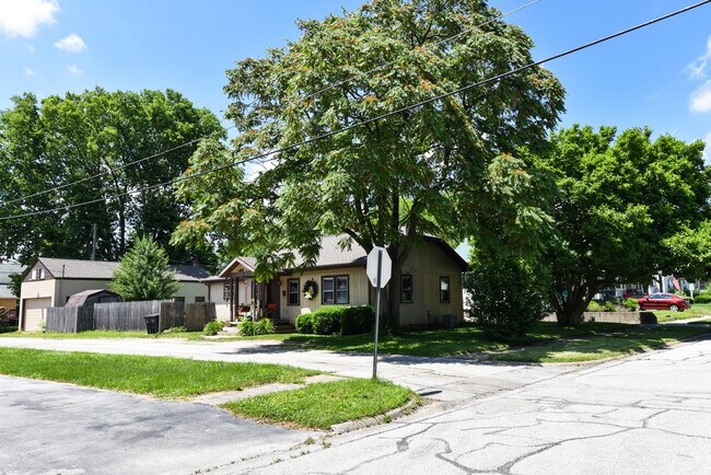 Building Photo - 1018 S 19th St