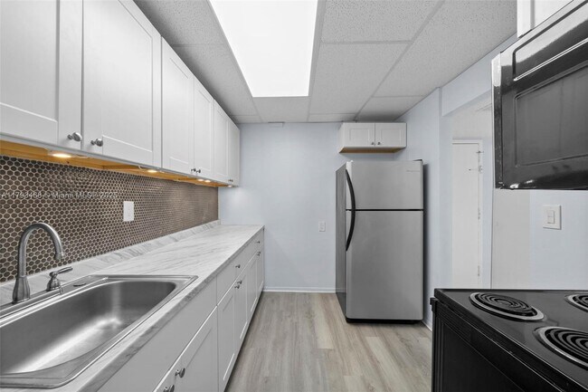 Building Photo - 851 Three Islands Boulevard