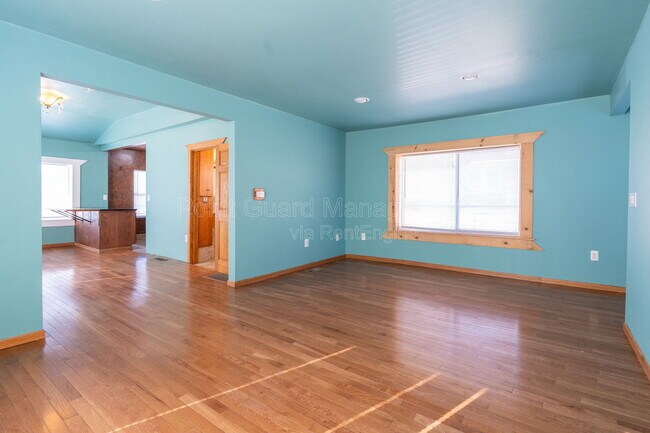 Building Photo - 421 N Emporia Ave