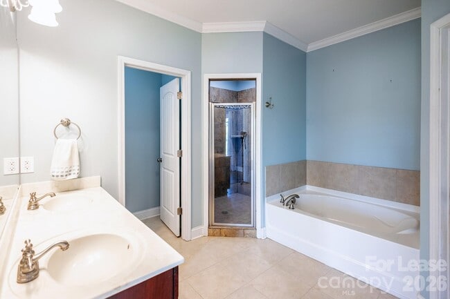 Building Photo - 141 Logan Ridge Dr