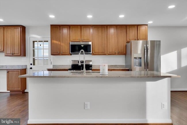 Building Photo - 4224 Kinmount Rd