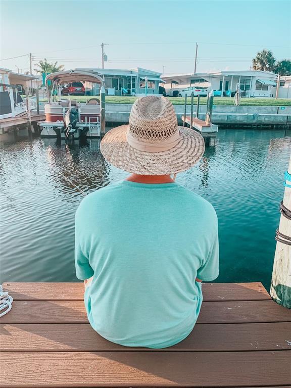 Building Photo - 2305 Bay Dr