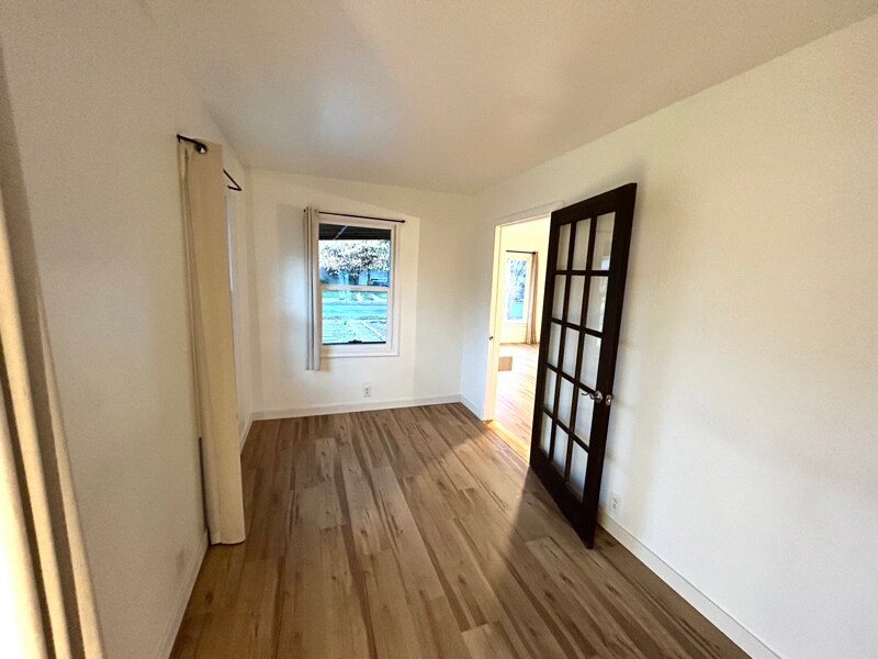 Building Photo - 326 Gregson Ave S