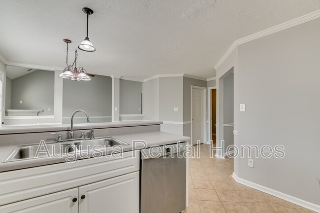 Building Photo - 7635 Pleasantville Way