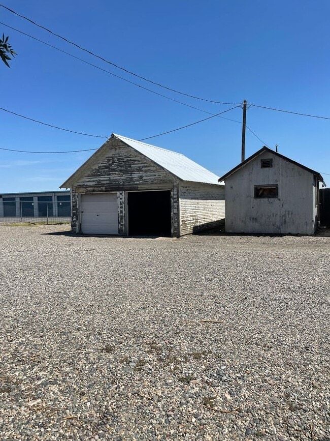 Building Photo - 5801 Elysian Rd