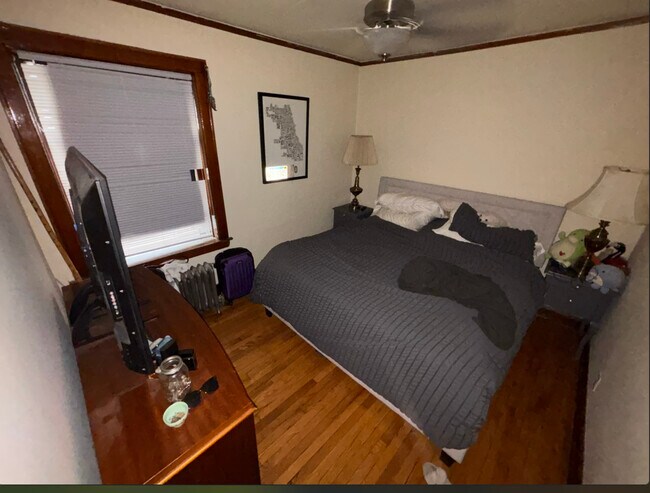 Building Photo - 3352 S Lituanica Ave