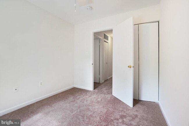 Building Photo - 3908 Ferrara Dr