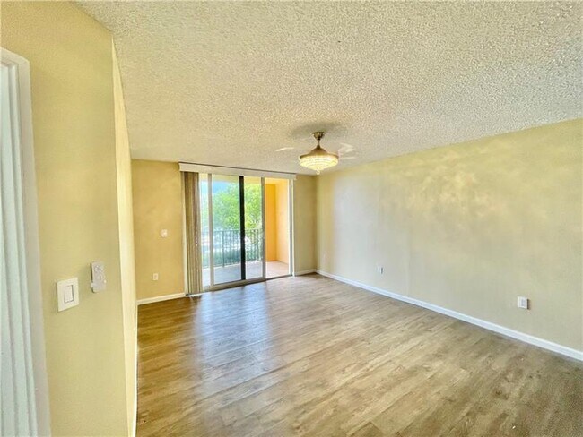 Building Photo - 1200 Scotia Dr