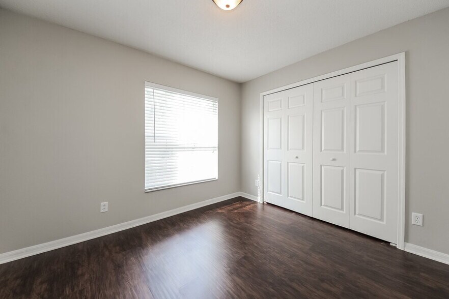 Building Photo - 12110 Woodglen Cir