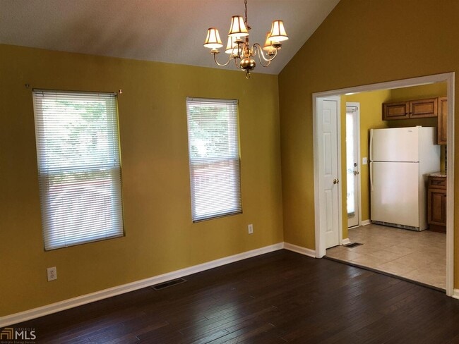Building Photo - 5955 Graywood Cir SE
