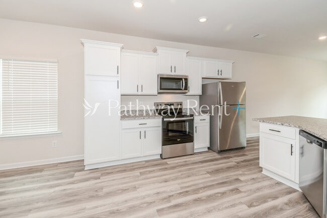 Building Photo - 603 Mackenzie Cv